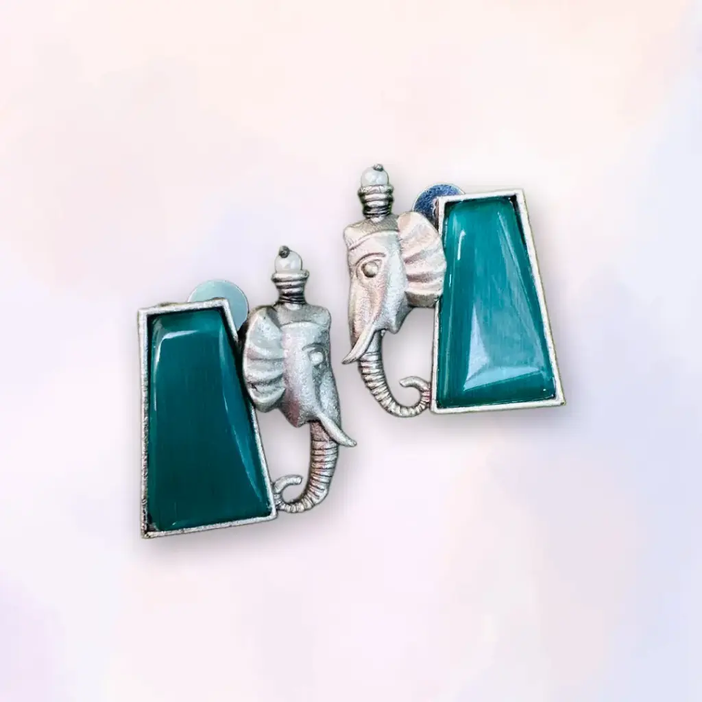 Elephant theme stud