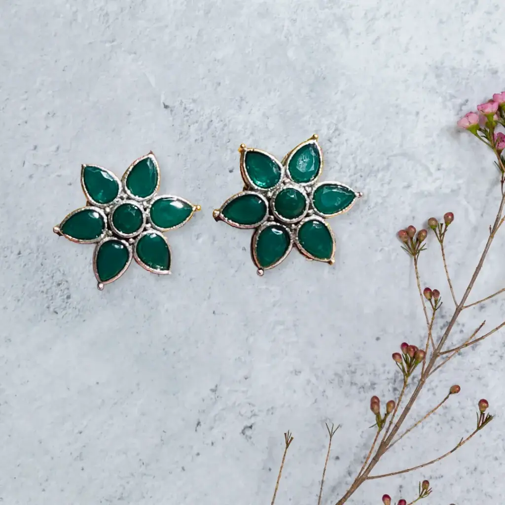 Silver replica monoliza stud