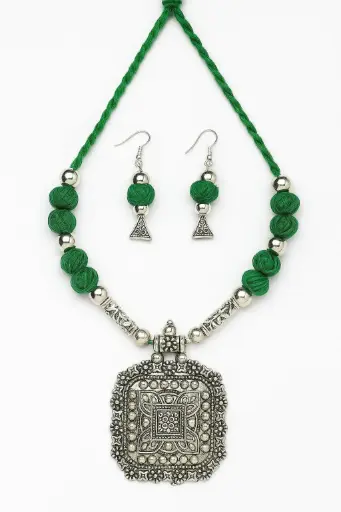 Oxidised green cotton thread necklace