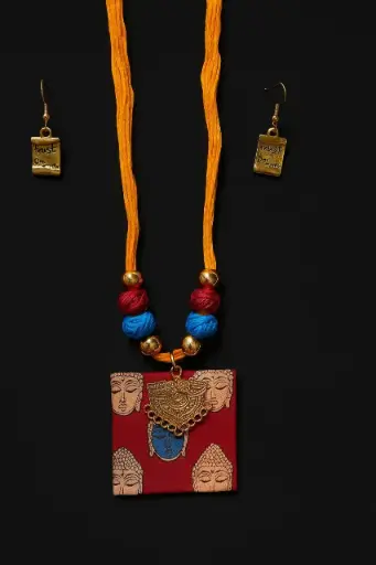 Fabric pendant necklace