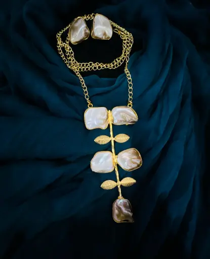 Mother of pearl long pendant